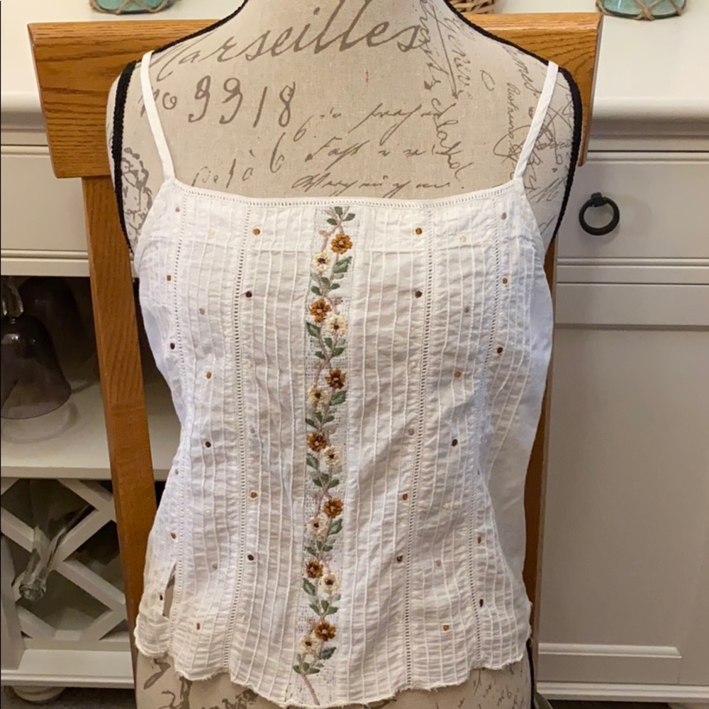 Delicately feminine tank